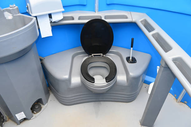 Best Portable restroom trailer rental  in Woody, WA